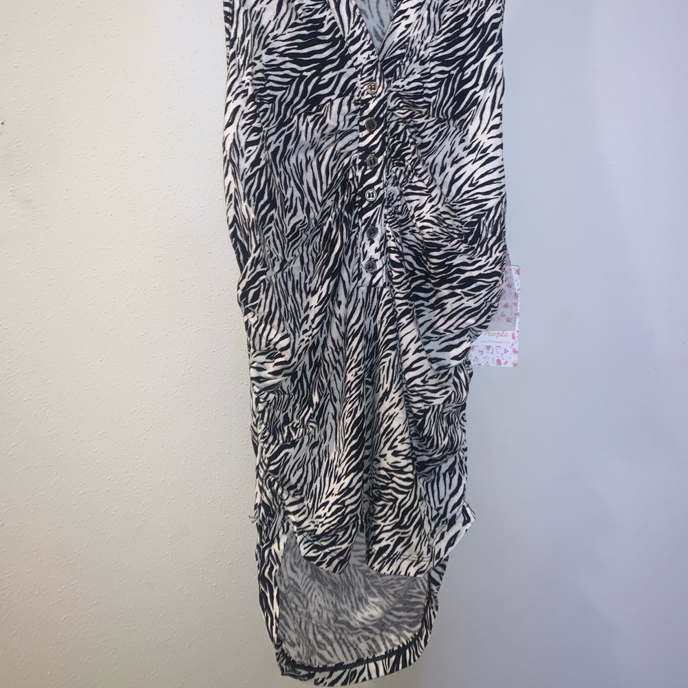 NWT FREE PEOPLE Coco white and black tank - Picture 4 of 10